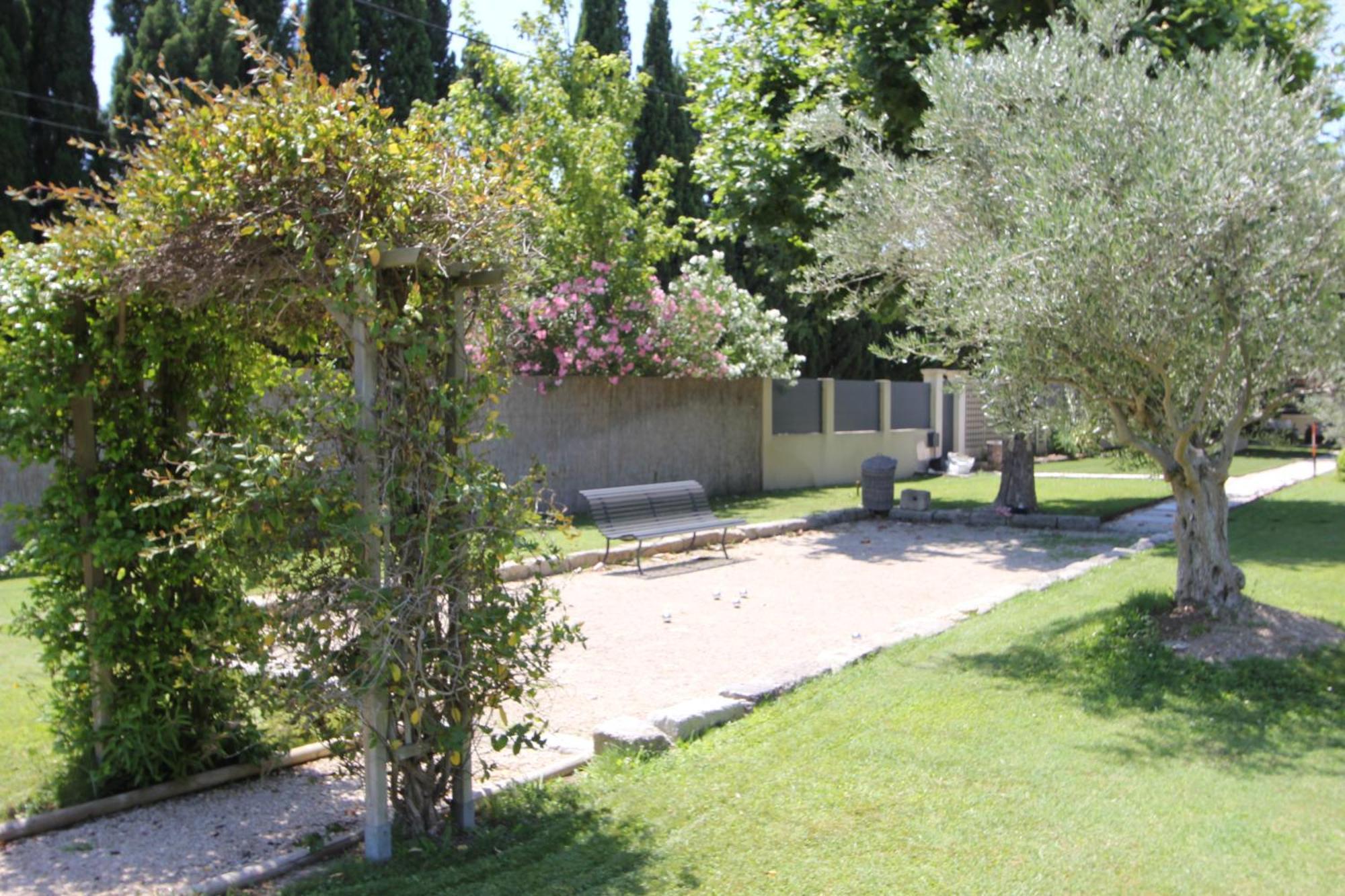 Mas Paloma Bed & Breakfast Rognonas Екстериор снимка